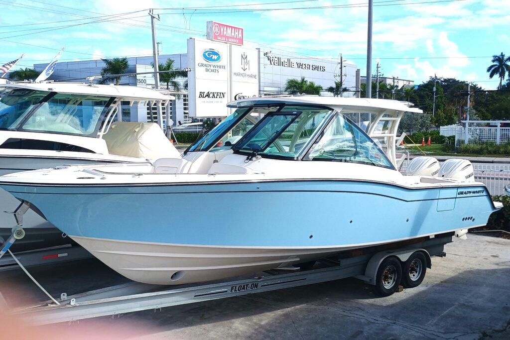 2026 Grady-White Freedom 325 - Gallery Image