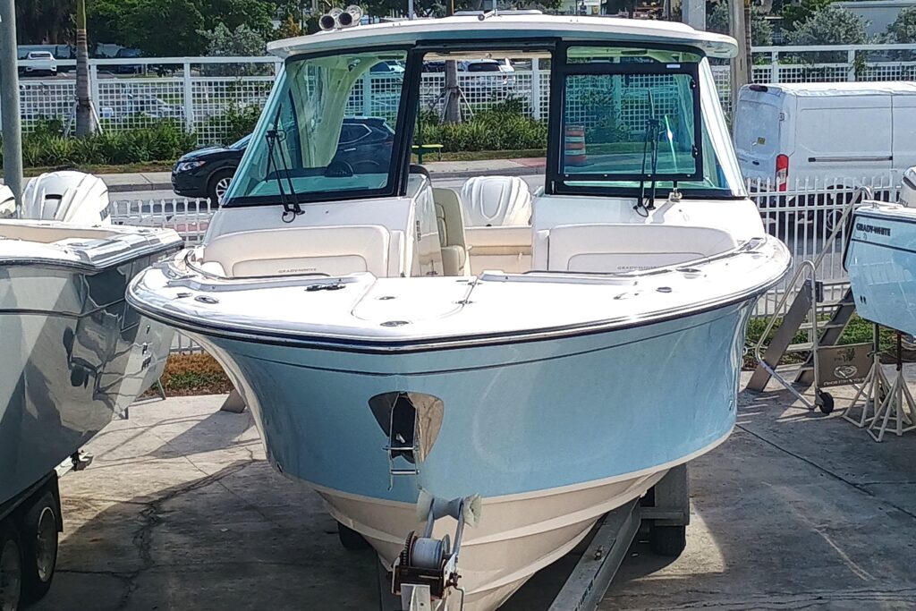 2026 Grady-White Freedom 325 - Gallery Image