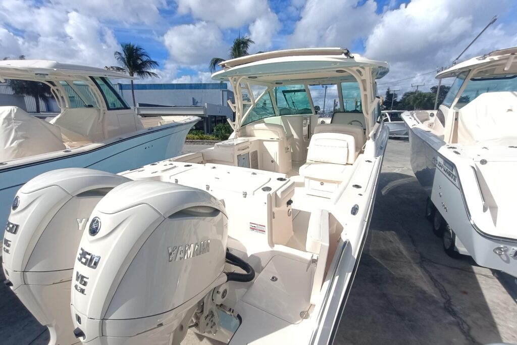 2026 Grady-White Freedom 325 - Gallery Image