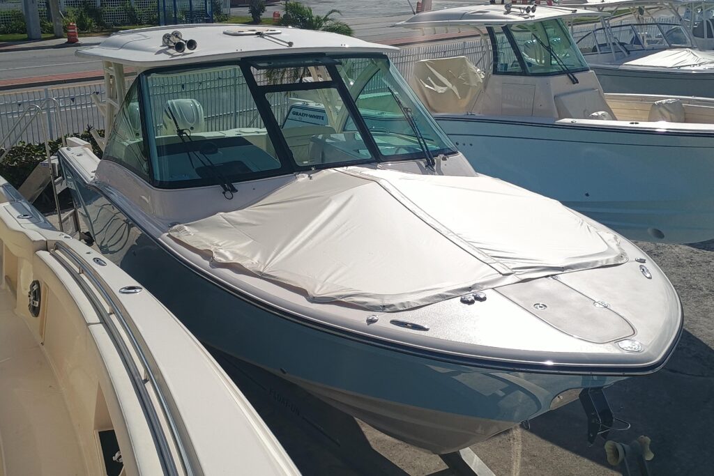 2026 Grady-White Freedom 325 - Gallery Image