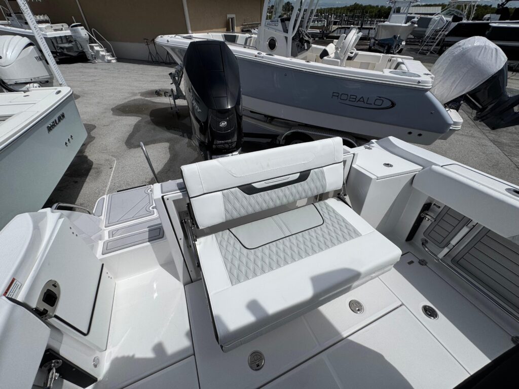 2025 Blackfin 252 CC - Gallery Image