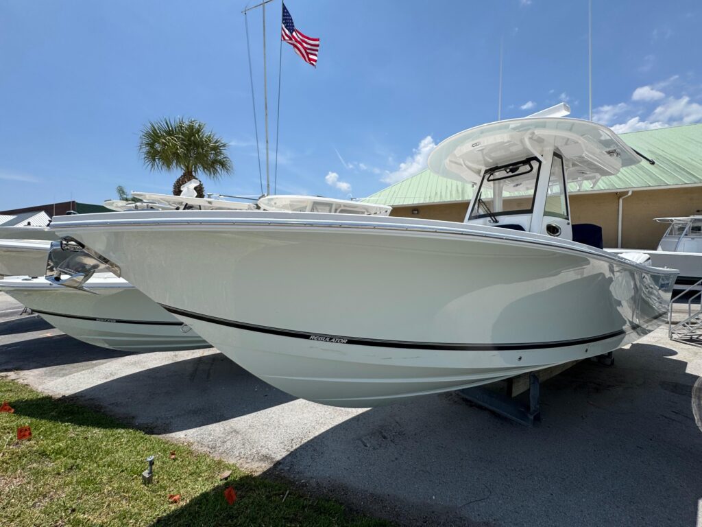 2025 Regulator 28 - Gallery Image