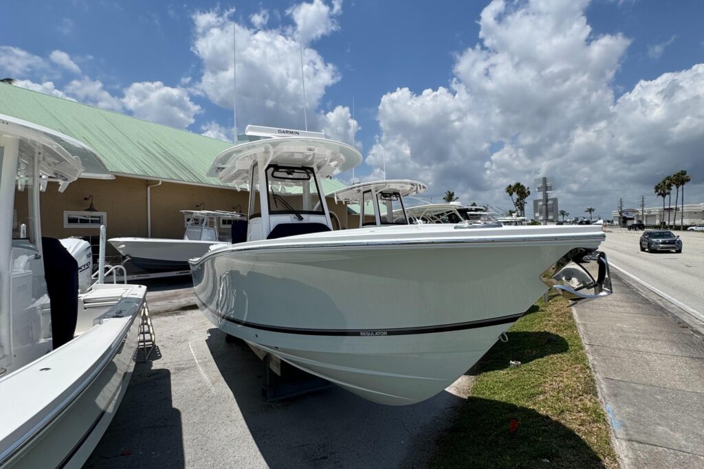 2025 Regulator 28 - Gallery Image