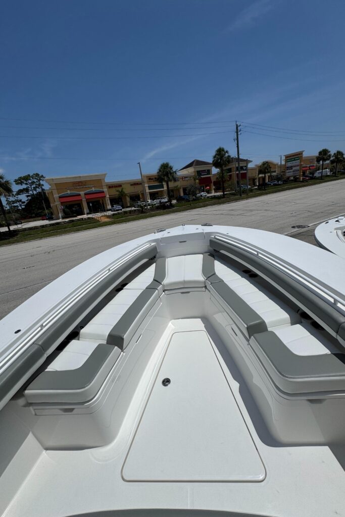 2025 Regulator 28 - Gallery Image