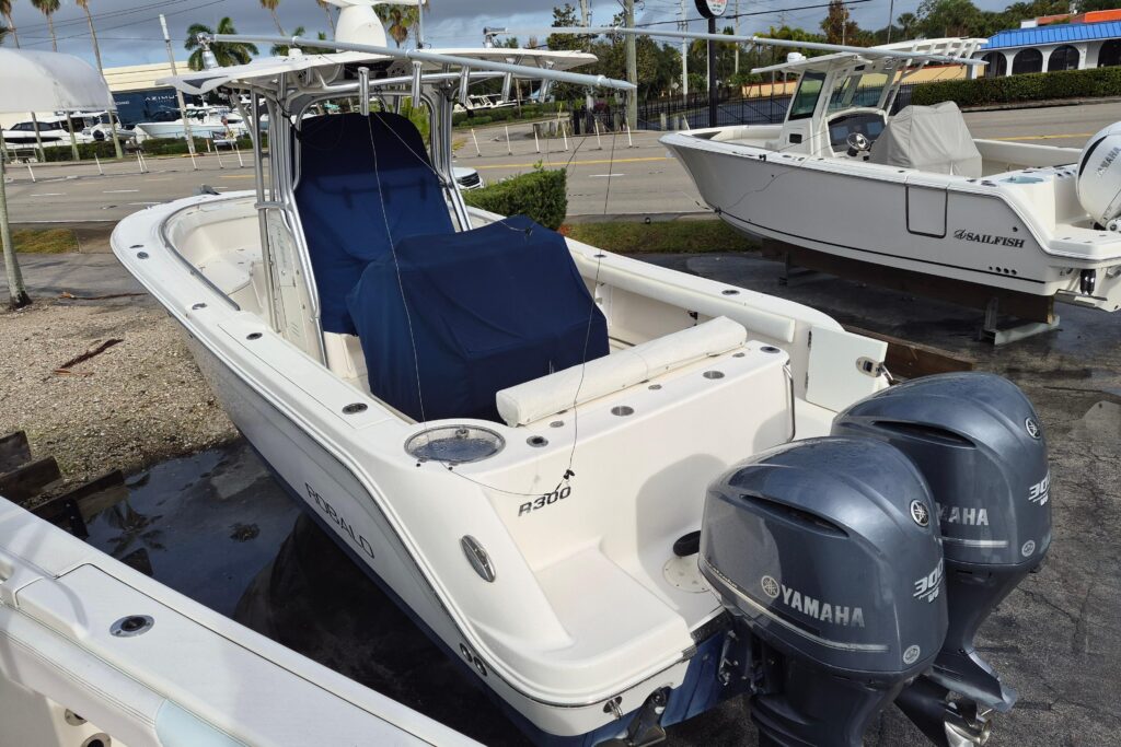 2014 Robalo R300 Center Console - Gallery Image